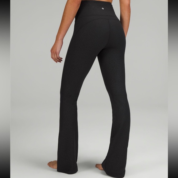 Lululemon High-Rise Groove Flare Leggings 29’ - Picture 4 of 5